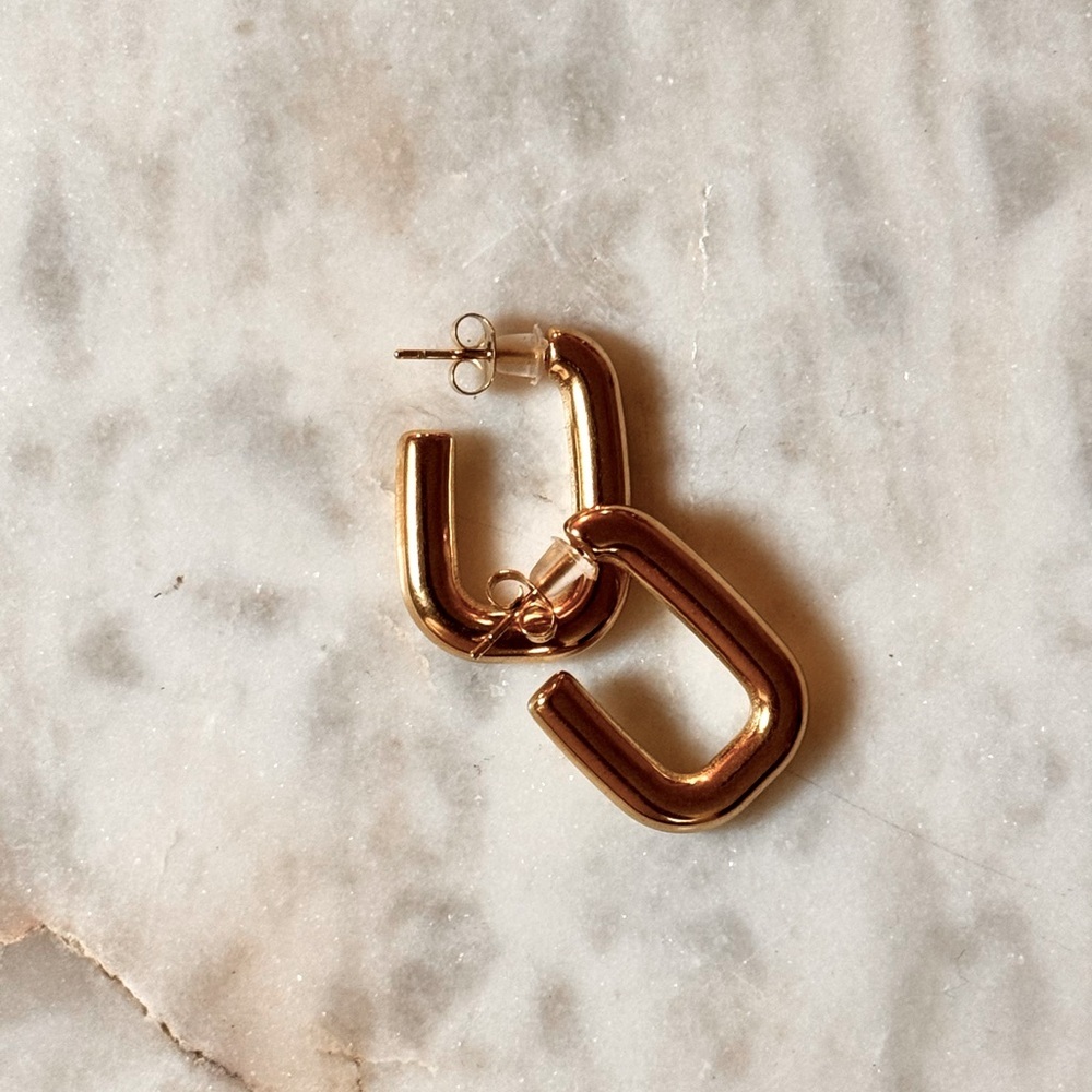 Chic Gold Plated Hoop Earrings - Picture 5 of 5
